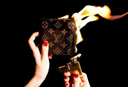 عشرة أشياء لا تعرفها عن لويس فويتون